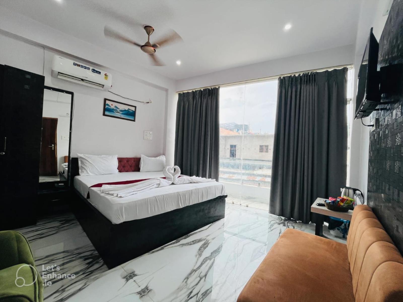 Hotel Vinayak Plaza Varanasi Exterior foto